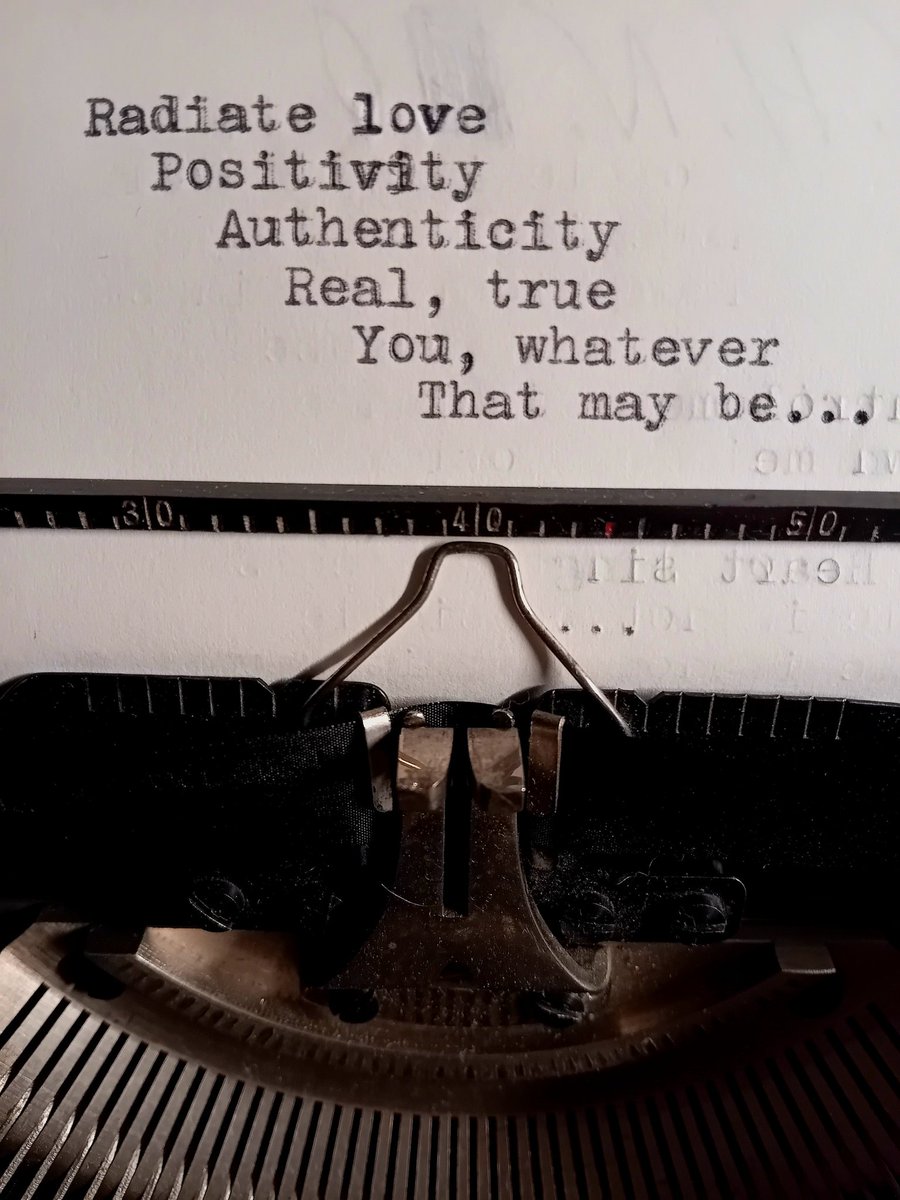 EmmaRugg's tweet image. Radiate... #typewriter #typewritten