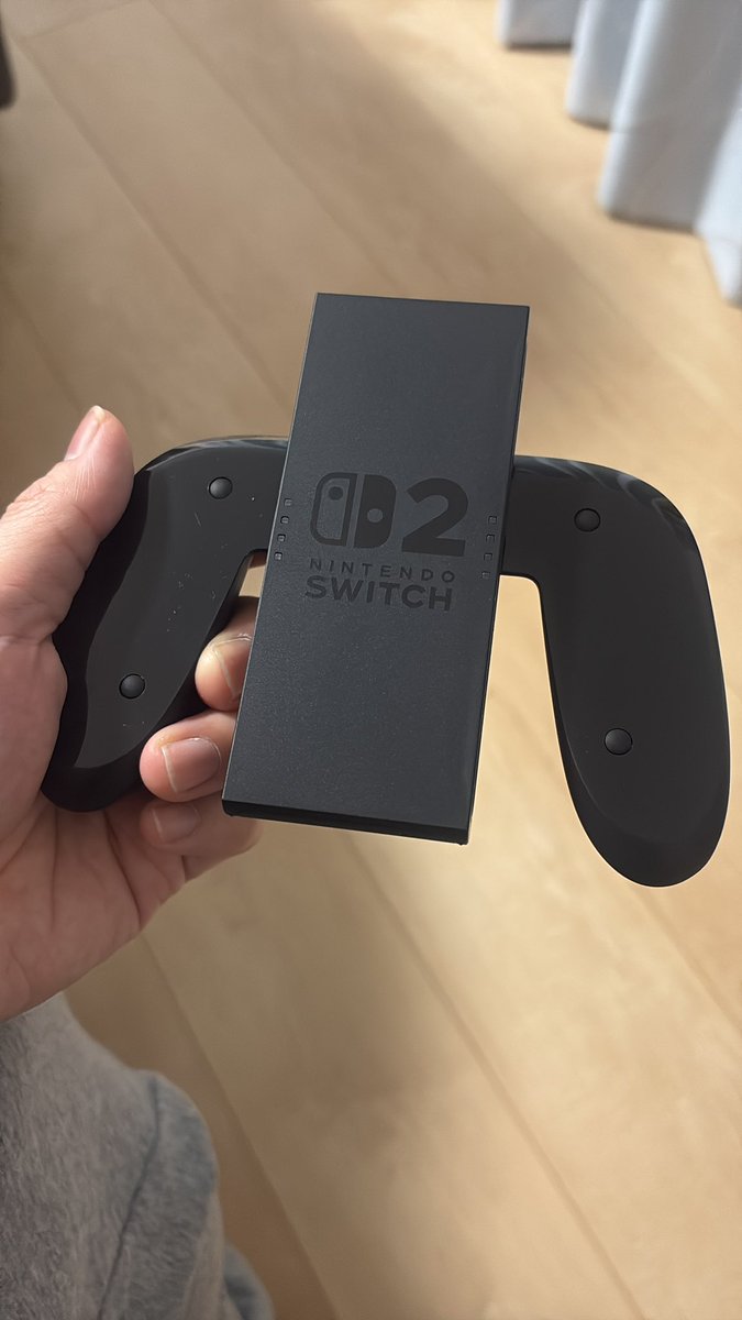 lowhey's tweet image. こいつ、どう置くのが正解なんだ…