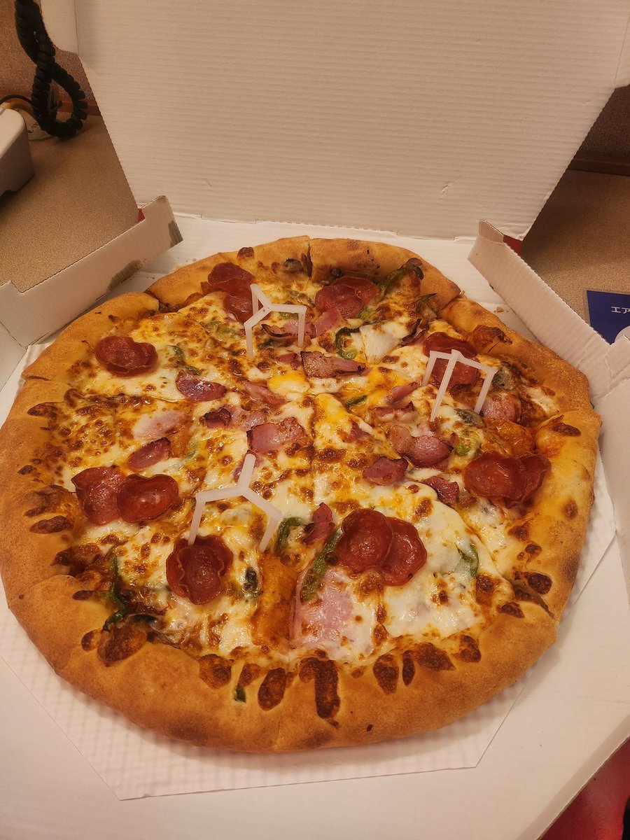 Run_Doki's tweet image. 이재모 피자 맛있게 먹었습니다.  제가 피자를 잘 안 먹어서 오랜만에 먹었는데 괜찮았습니다. 근데 기달려서 먹을건 아니고 포장으로 받으면 30분 후에 받을 수 있으니 포장으로 받아서 드세요. 그게 최고임.