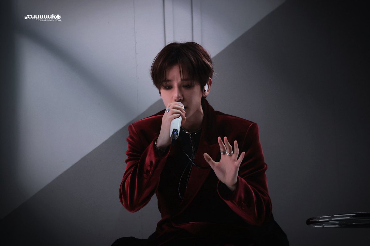 baekcccyyy's tweet photo. 20260104 'Reverie [dot]' 🪟

#백현 #BAEKHYUN #ベッキョン #伯贤 
@B_hundred_Hyun https://t.co/fnV3yvaw8W