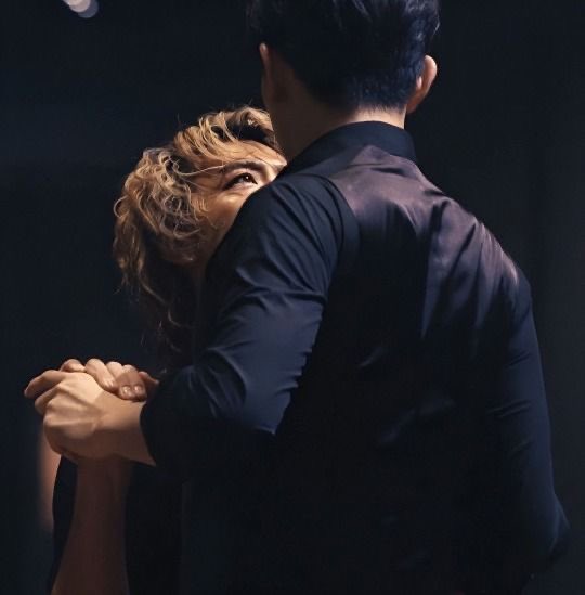 d2stance's tweet photo. 얘가 눈 이렇게 뜰 때마다 그냥 마음 갈기갈기 찢겨짐 ㅅㅂ
얘가 하고다니는건 가벼울지몰라도 마음은 늘 진심이엇는데 이 눈을 보고도 쳐냇다는 게 ㅅㅂ 진짜회피형은뭐가문제냐? https://t.co/an1EQjrDzp
