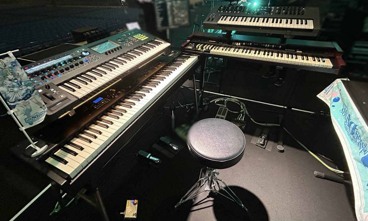 #初音ミク 
LAWSON 50th Anniversary Special LIVE

最高の1日でした！
素晴らしいバンドメンバーと、
かっこいいライブができた❤️‍🔥
ありがとうございました、らぶ🫶

Gt：佐々木侑太【1/17】、安島龍人、土方理久音【1/18】
Dr：エノマサフミ
Ba：わかざえもん
Key：鈴木栄奈

#ローソンミクライブ