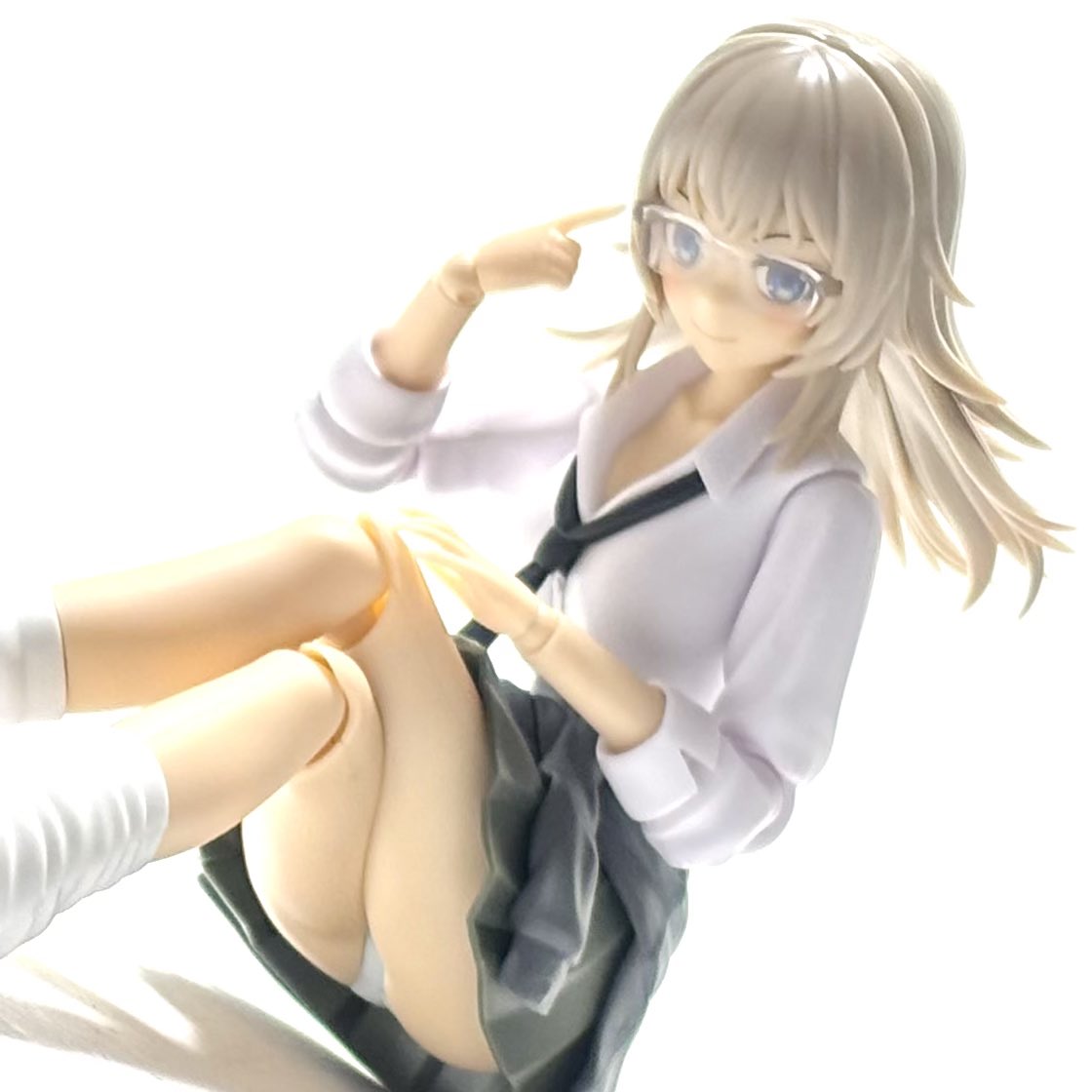 seven_fall_mod's tweet image. 「ウルフさん」完成です！

────ハァ（クソデカため息）
かわいい無理眩しい直視できない無理無理ムリムリ

ルーズソックスはなんか解釈違いだったので、ドレスアップボディから流用しました
膝の規格が違うので、座りポーズではルズソだけど

贅沢言うと、箱絵の表情欲しかった
#創彩少女庭園