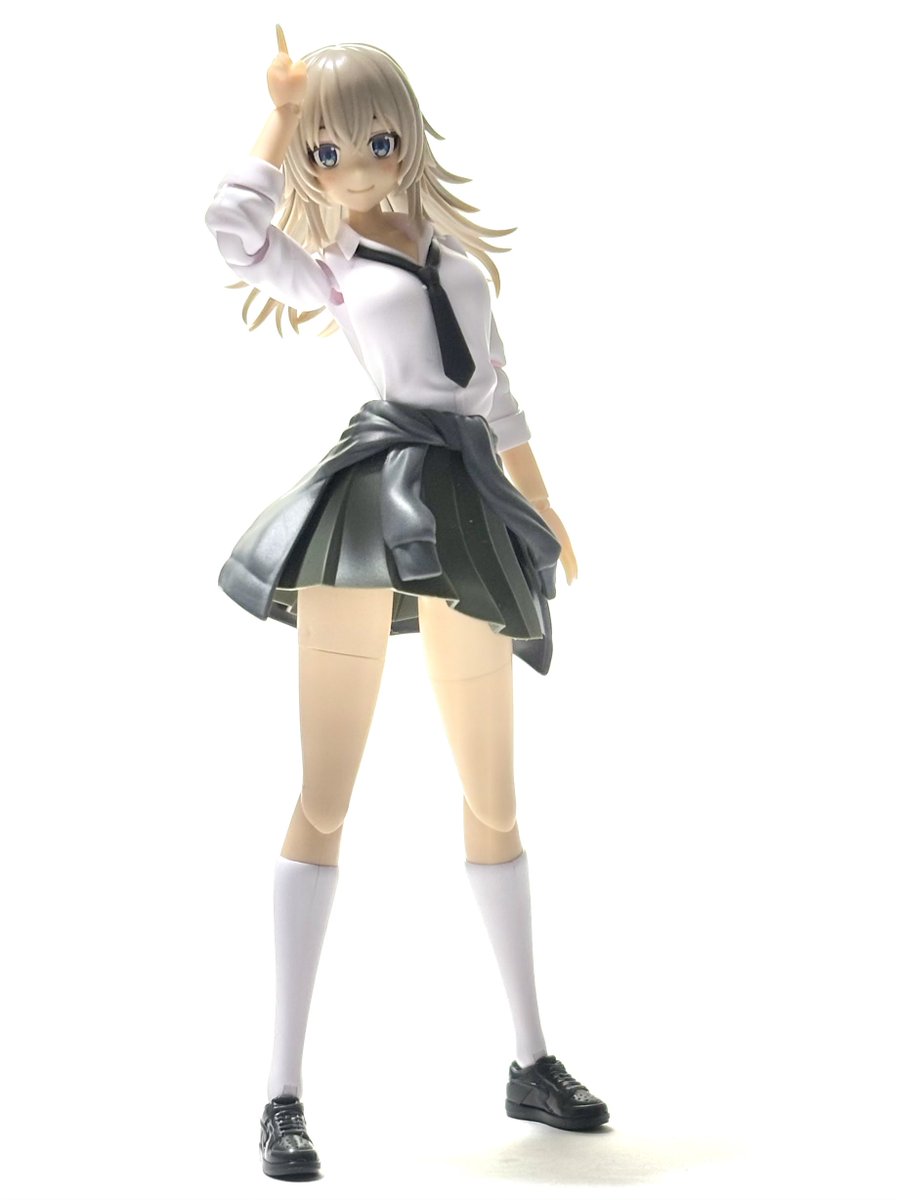 seven_fall_mod's tweet image. 「ウルフさん」完成です！

────ハァ（クソデカため息）
かわいい無理眩しい直視できない無理無理ムリムリ

ルーズソックスはなんか解釈違いだったので、ドレスアップボディから流用しました
膝の規格が違うので、座りポーズではルズソだけど

贅沢言うと、箱絵の表情欲しかった
#創彩少女庭園