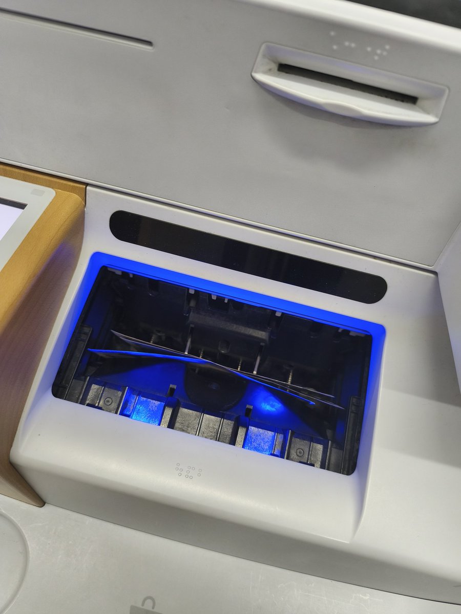 よく財布忘れて出かけるんだけど、そういう時に限ってSuica残高がなくなるのでセブン銀行ATMと住信SBI銀行 がなければ生きていけない（なんと、そのままチャージもできる）