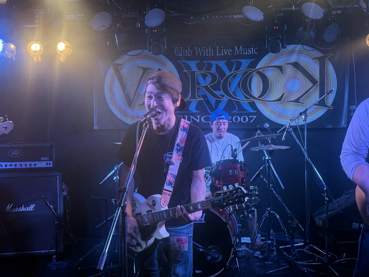 future_workscom's tweet image. ノーパンズのライブに行って来ました。
凄い爆音🎤🎸
でもメッチャカッコ良かったです👏👏
あの結婚ソングも歌ってくれました🎉