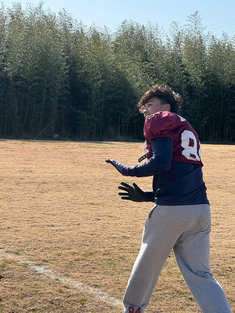 新年度練習二日目🏈🏈
き…筋肉痛で死ぬ…(+ᾥ+｀)ｲﾀｲ
『生きてる証拠だ！ちゃきちゃき動け！！』
指導者からのゲキが飛びます٩(･̆ᗝ･̆)ﾔﾚﾔｰ