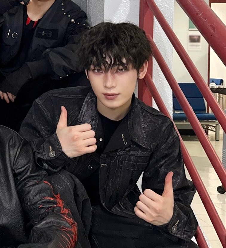 xoftac's tweet image. 오우 씨바 ㅋㅋㅋ 
손이 너무 남잔데