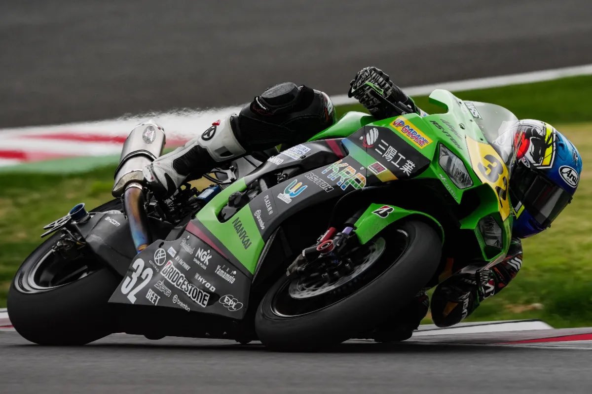 プロライダーの中村竜也選手より、スーツクリーニングの感想をいただきました！👏

 肩の可動域が広がりライディングが自由に
汗をリセットして常に清潔
3年経っても「カピカピ」にならず柔らかさをキープ
「施工の有無で3年後の革の状態が全然違う」

という言葉に、私たちも身が引き締まります！