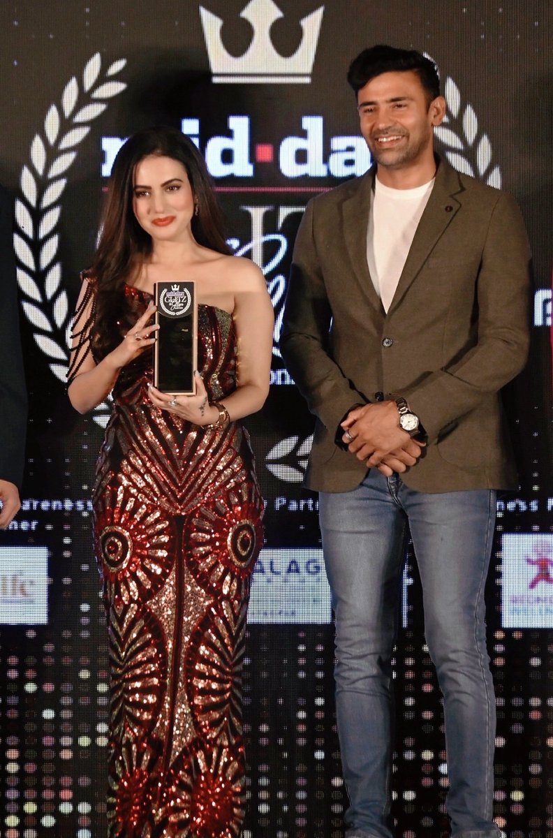 AnusmritiSarkar's tweet image. So honoured to get the “Iconic style Icon “ of the year 💕✨🧿🧿

#midday #iconicstyle #styleicon #anusmriti #anusmritisarkar 

@mid_day @middayent