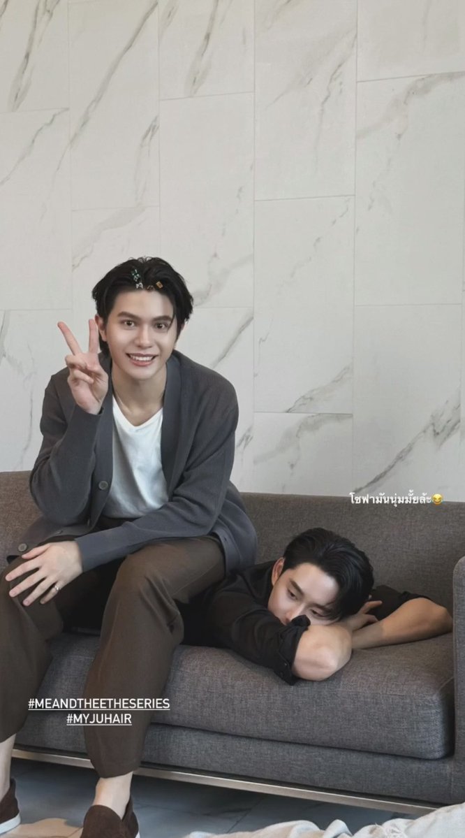 laoong_namm's tweet image. กุเชื่อละ ทีคนในกองเขาแซวกันว่าก่อนวิลเลี่ยมเข้ากอง ชีเอสโดดเดี่ยวเดียวดาย เหงาๆ พอวิลเลี่ยมมาก็ตัวติดกันเป็นปาท่องโก๋ กุเชื่อละ 5555555555 นี่แค่เสี้ยวนึงของรูปในกองด้วยซ้ำ ลงเยอะเดี๋ยวดาราเขิน 555

 #MeAndTheSeriesFinalEP 
#WilliamEst