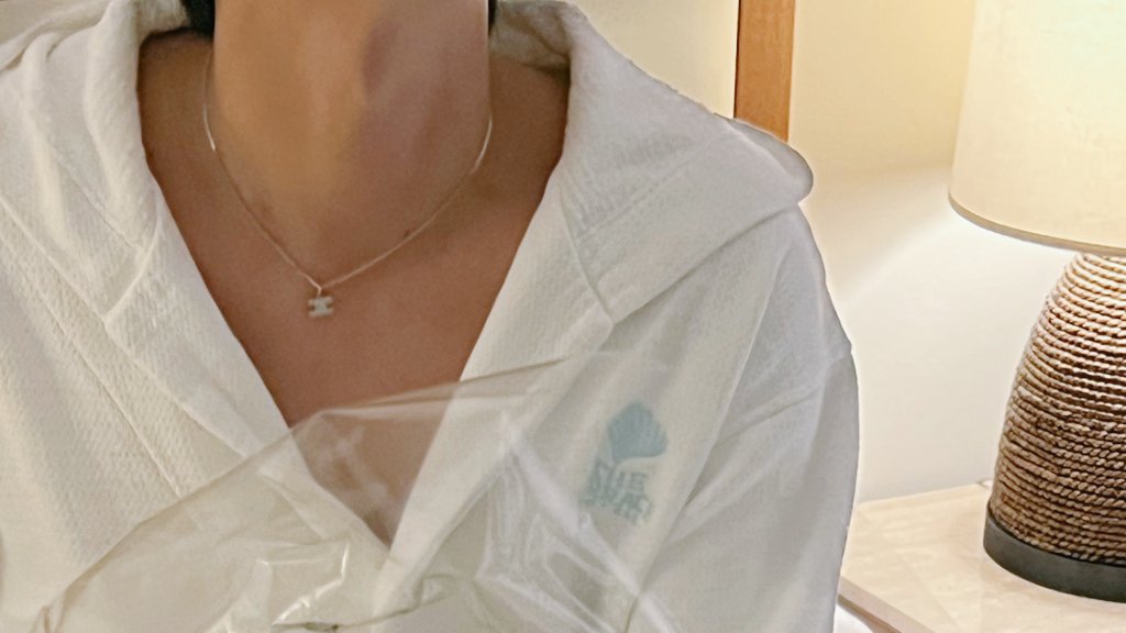 เรียวตะกับสร้อยคอที่ไม่ค่อยได้เห็น! วันไหนใส่คือรู้เลยว่าฮิโระจัดให้แน่ๆ🤭 น่ารักไม่ ไหวใส่แล้วออร่าฟรุ้งฟริ้งมากก✨ แต่รูปสุดท้ายเป็นของขวัญที่ฮิโระซื้อให้เรียวตะ ซึ่งคนเท่ก็เลือกได้น่ารักเหมาะกับยัยลูกแมวมากก💖