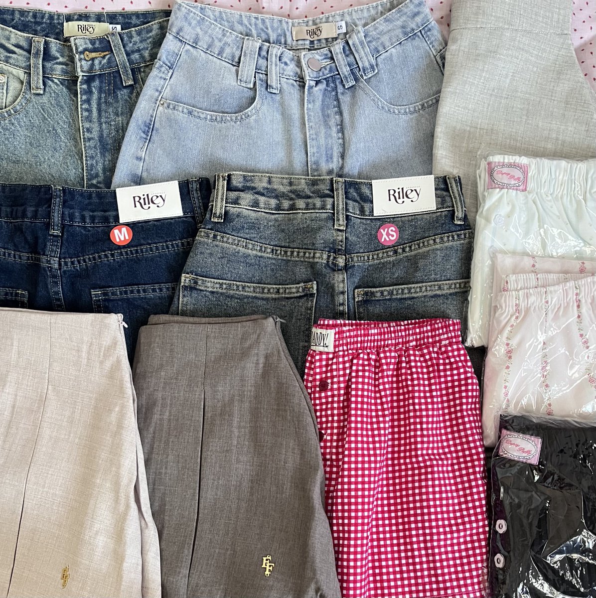 lily_alindaXIV's tweet image. ♡  ส่งต่อเสื้อผ้า มีเยอะกว่าในรูปค้าบ🥯 𓈒 
💬 ลงพรุ่งนี้ 19/01˖ ･ 19:30 น.

𓈒 * ﹆ รี+ปัก+ฟอล ลด 5 ค่าส่ง 40฿📦

#โล๊ะตู้เสื้อผ้า #ส่งต่อเสื้อผ้า #ส่งต่อเสื้อผ้ามือสอง #เสื้อผ้ามือหนึ่ง #ส่งต่อราคาถูก #ส่งต่อstylist #stylist #ส่งต่อcintage #cintage #vghbkk #bemingbkk