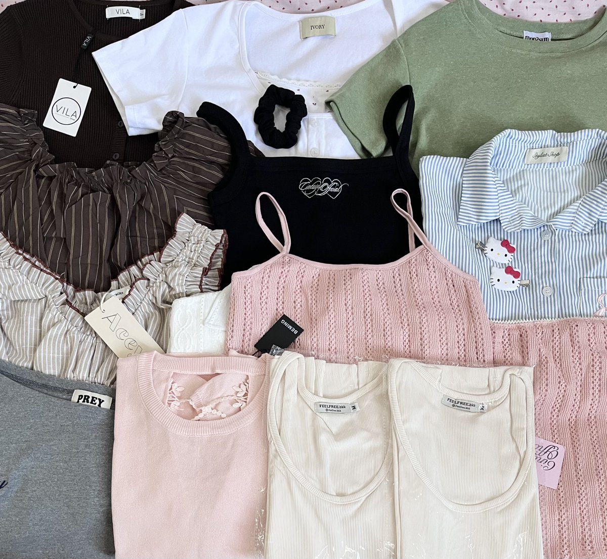 lily_alindaXIV's tweet image. ♡  ส่งต่อเสื้อผ้า มีเยอะกว่าในรูปค้าบ🥯 𓈒 
💬 ลงพรุ่งนี้ 19/01˖ ･ 19:30 น.

𓈒 * ﹆ รี+ปัก+ฟอล ลด 5 ค่าส่ง 40฿📦

#โล๊ะตู้เสื้อผ้า #ส่งต่อเสื้อผ้า #ส่งต่อเสื้อผ้ามือสอง #เสื้อผ้ามือหนึ่ง #ส่งต่อราคาถูก #ส่งต่อstylist #stylist #ส่งต่อcintage #cintage #vghbkk #bemingbkk