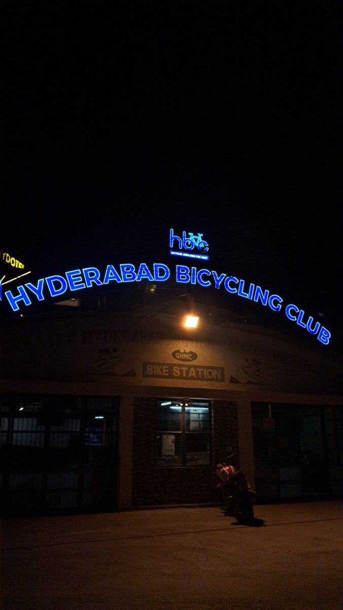 theOldSkoolDev's tweet photo. HYD Saturday Late Nights are pure visual therapy in itself ✨️ https://t.co/Xe8nsFJ4DN