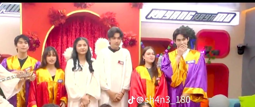 rovystrawberry's tweet image. Mga iniwan ng asawa para mag trabaho sa ibang bansa dahil ubos na budget.

LingGo KRYSTON