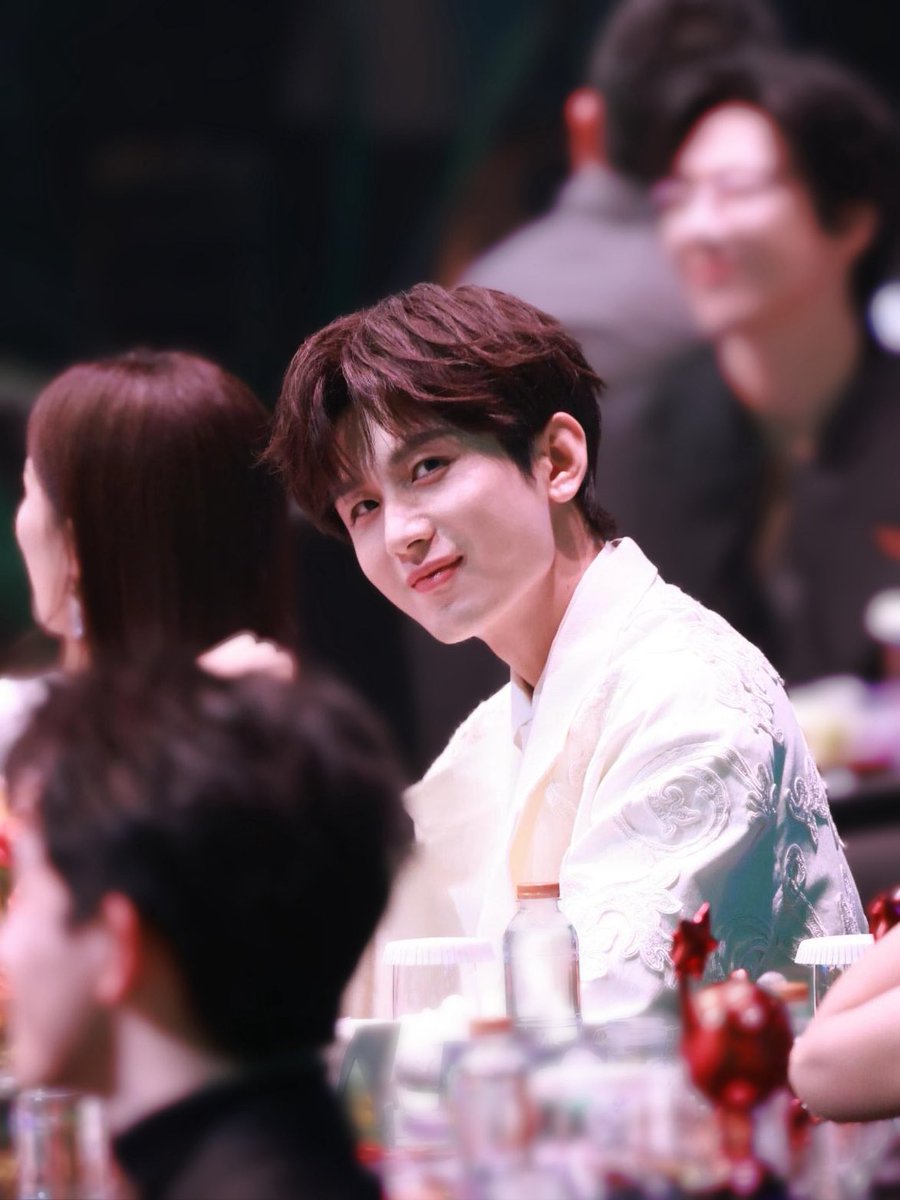 n29_qiqi's tweet image. เป็นคนน่ารักจากจิตใจและส่งผลออกมาถึงการกระทำจริงๆ  🥹 คนที่ใส่ใจและทุ่มเทกับงานและคนรอบข้าง  สำหรับเพื่อนร่วมงานพี่คงเป็นคนที่อยากร่วมงานด้วยมากๆๆๆ เป็นคนใจเย็น การคิดการกระทำไม่ทำร้ายใคร  เวลาเห็นพี่เหมือนเห็นน้ำเย็นชะโลมจิตใจ  เป็นแบบอย่างให้เราหลายๆอย่างเลย ข้อดีมีเป็นล้านนน…