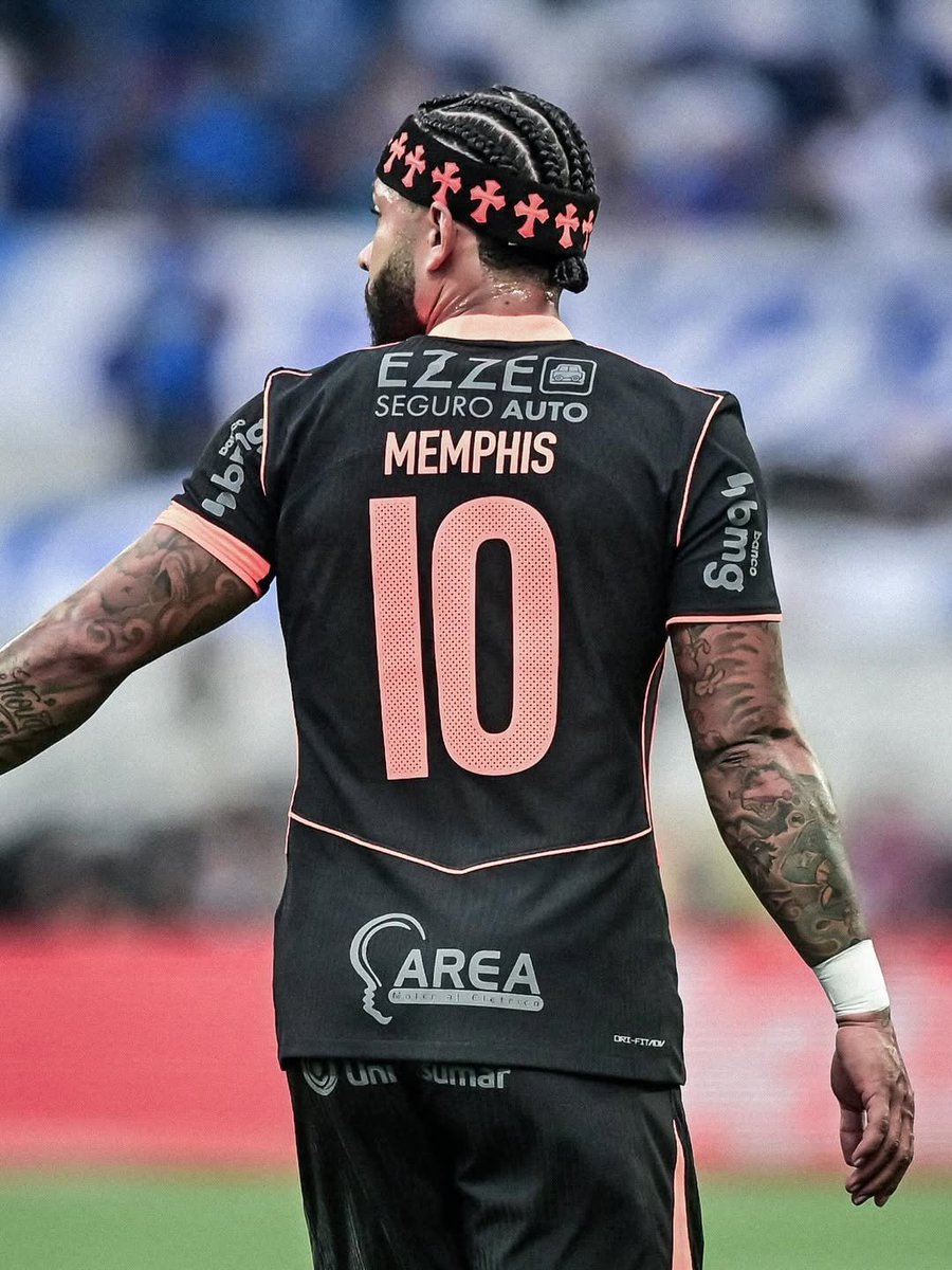 _PointDePenalty's tweet image. Un maillot à 160 pétards de bon matin mais bon quel maillot.. 🤌

Lien penaltyy.co/3XTZ2c7