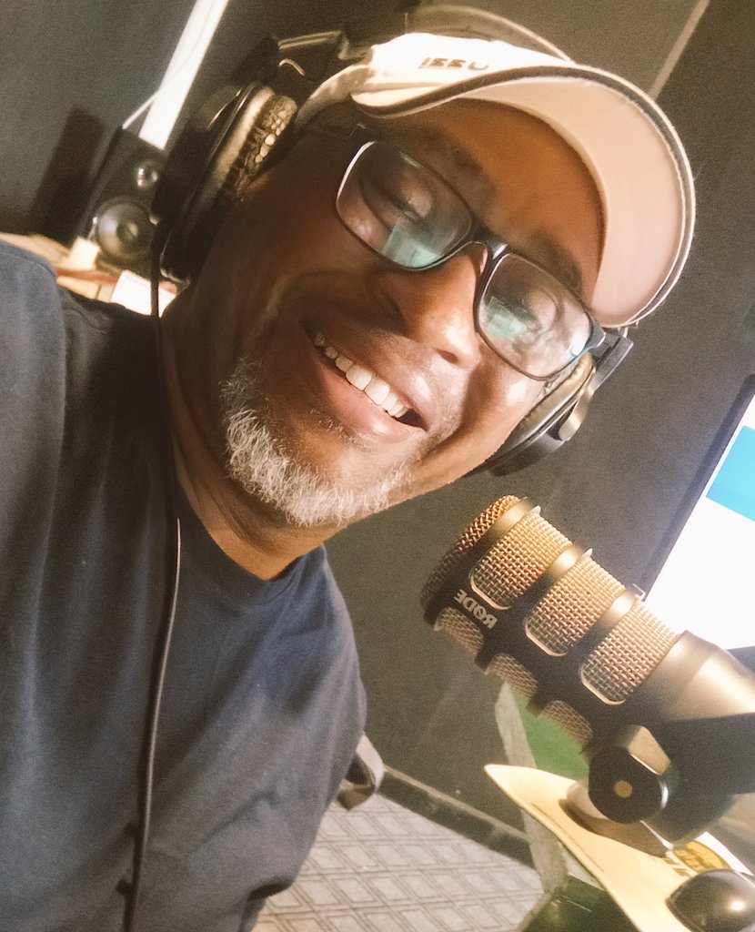 On this beautiful Sunday join the Smooth Pilot aka Uncle Victor on #TheJazzShow...ON..  #FlavaFm
till  2Pm. 

87.7fm Copperbelt 
92.1fm Solwezi 
96.9fm Lsk
Download to Stream Live 🌎  App (Apple &amp; Google) Play store. 
#KopalasMostLoved
#WeCanBroadCastFromAnyWhere