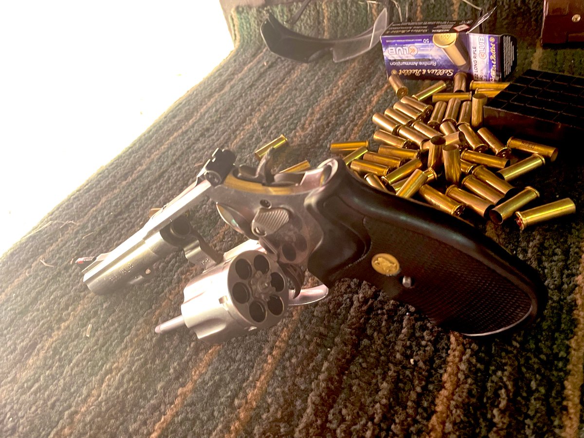 BlackRay tweet media