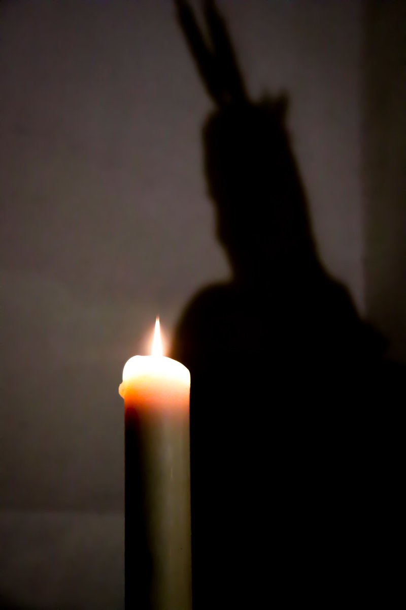 DOMINGO DE HUMILDAD 
«Este es el Cordero de Dios, que quita el pecado del mundo. Este es aquel de quien yo dije: “Tras de mí viene un hombre que está por delante de mí, porque existía antes que yo”. 
(San Juan 1, 29-30).
📸 Jorge Carbó Cortes.
#Humildadzgz #Dulcenombrezgz