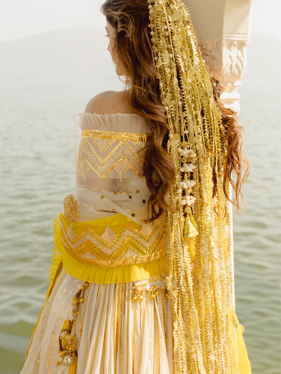 indiaforums's tweet image. Nupur and Stebin’s Haldi look is giving pure love vibes 🧡
Their chemistry is just too sweet to handle.
.
.
.
#NupurSanon #StebinBen #HaldiLook #CoupleGoals #LoveVibes