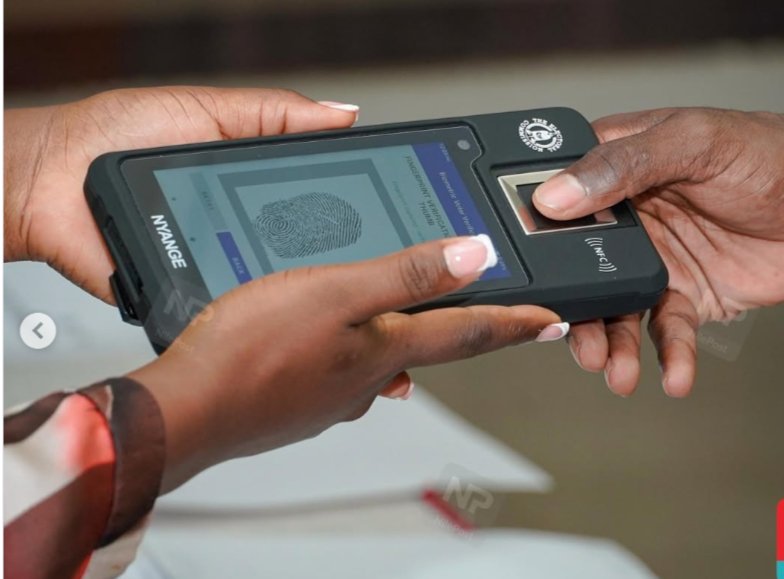 FHamzaug60472's tweet photo. If we were in a serious country, the procurement officers of the Biometric Voter's Verification Kits (BVVK) would be under arrest. How can all the machines fail to operate on polling day, yet a lot of tax payers money was spent to purchase them. This is being un serious! https://t.co/x8odw7xDaZ