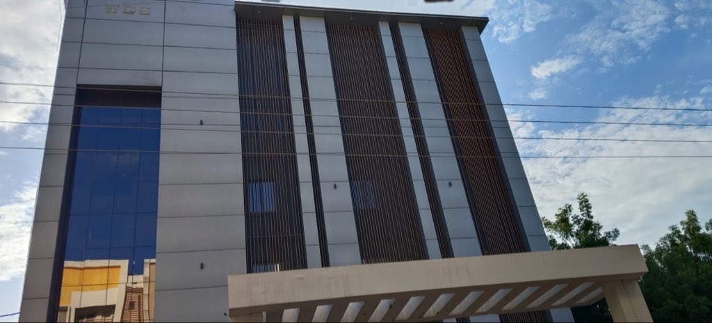 Updatestrichy2's tweet image. 🇮🇳 Chennai Baded Edu Tech Firm Vaagdhara opening their office at Trichy at Trichy Coworks WQC Kattur Facility 👏👇#Trichy #Office #Edutech