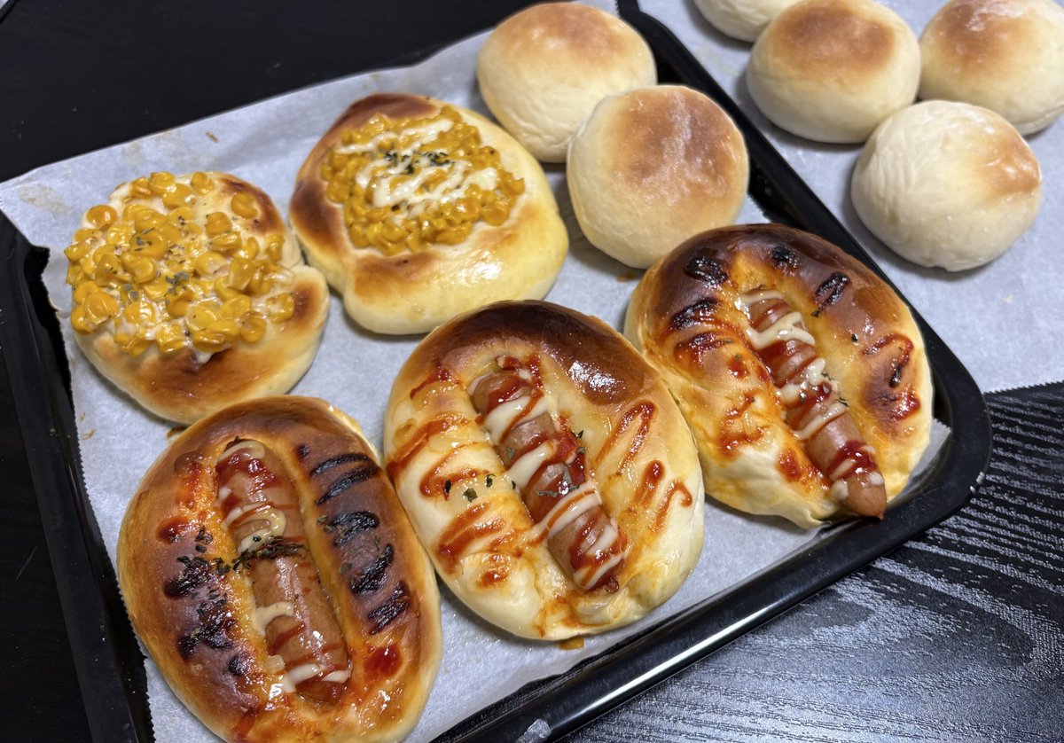 kariko_tm's tweet photo. 焦がしちゃったものあるけど、
焼く前が1番かわいいー https://t.co/GqHHFIbAu4