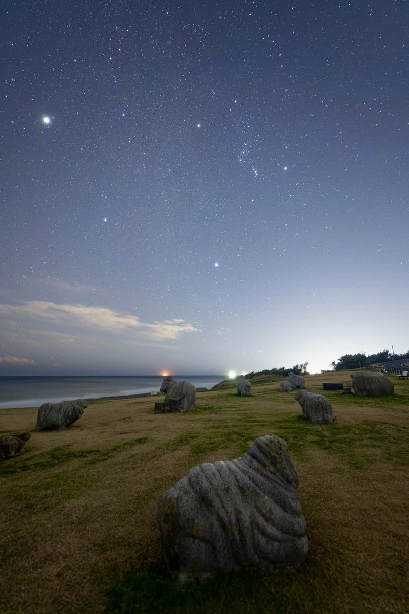 1月11日の夜に茨城県にある鹿島灘海浜公園まで撮影に出かけてきました。
強風で撮影できるかなと心配しましたが、しだいに風がやみ、きれいな星空が広がりました。
詳しくはブログをご覧ください。
starwalker.jugem.jp/?eid=1339