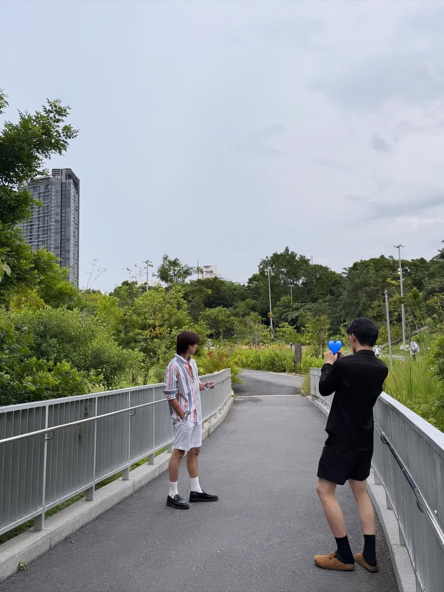 flowerykpp's tweet image. ก็ตากล้องคนเดิมมา5ปีแล้วนิ

 #MeAndTheeSeriesFinalEP