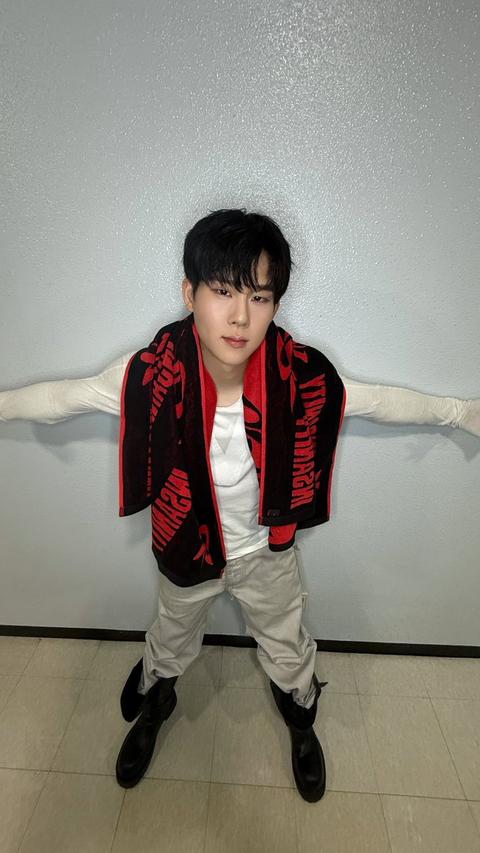 260118 #몬스타엑스 #주헌
🐯🧣🤍

#JOOHONEY
#MONSTAX #MONSTA_X
#光 #INSANITY #STING 
#JOOHONEY_STING