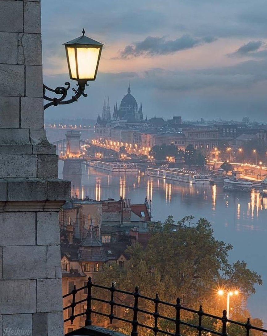 decac10's tweet image. 今読んでいる自伝が面白くて、一気に読み進めてしまいそう 🧝