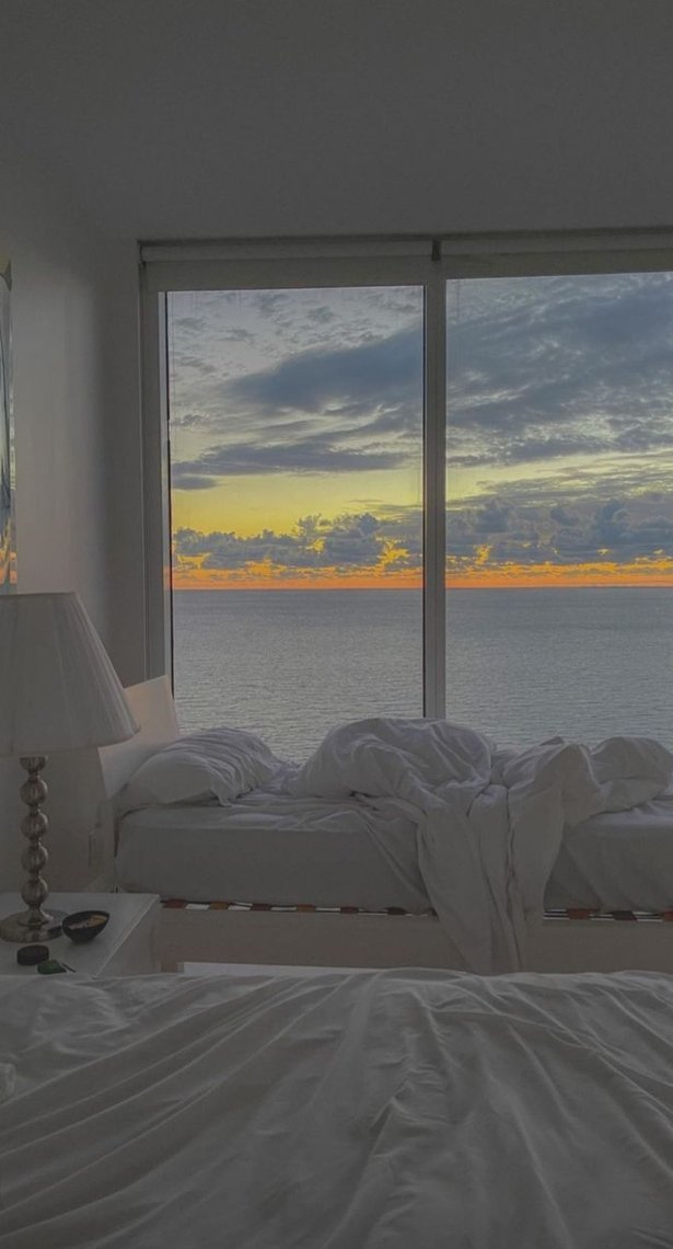 StrVishwa's tweet image. 今朝の気温が昨日より5度低くて、服装選びを間違えて少し寒い思いをした 🎅