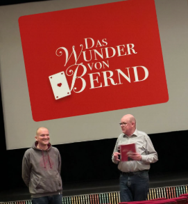 AlexWaldhelm's tweet photo. Vielen Dank ans Kino Passage - ganz speziell an Chef Dieter Lebert - und alle, die da waren, für das herzliche Miteinander bei einem Ruhrpott-Film in Bayern!

Heute Abend geht´s im filmforum im Dell-Viertel weiter die einzige Vorführung in Duisburg.
 https://t.co/7Pc2cvklxs https://t.co/lFpDxFlkYd
