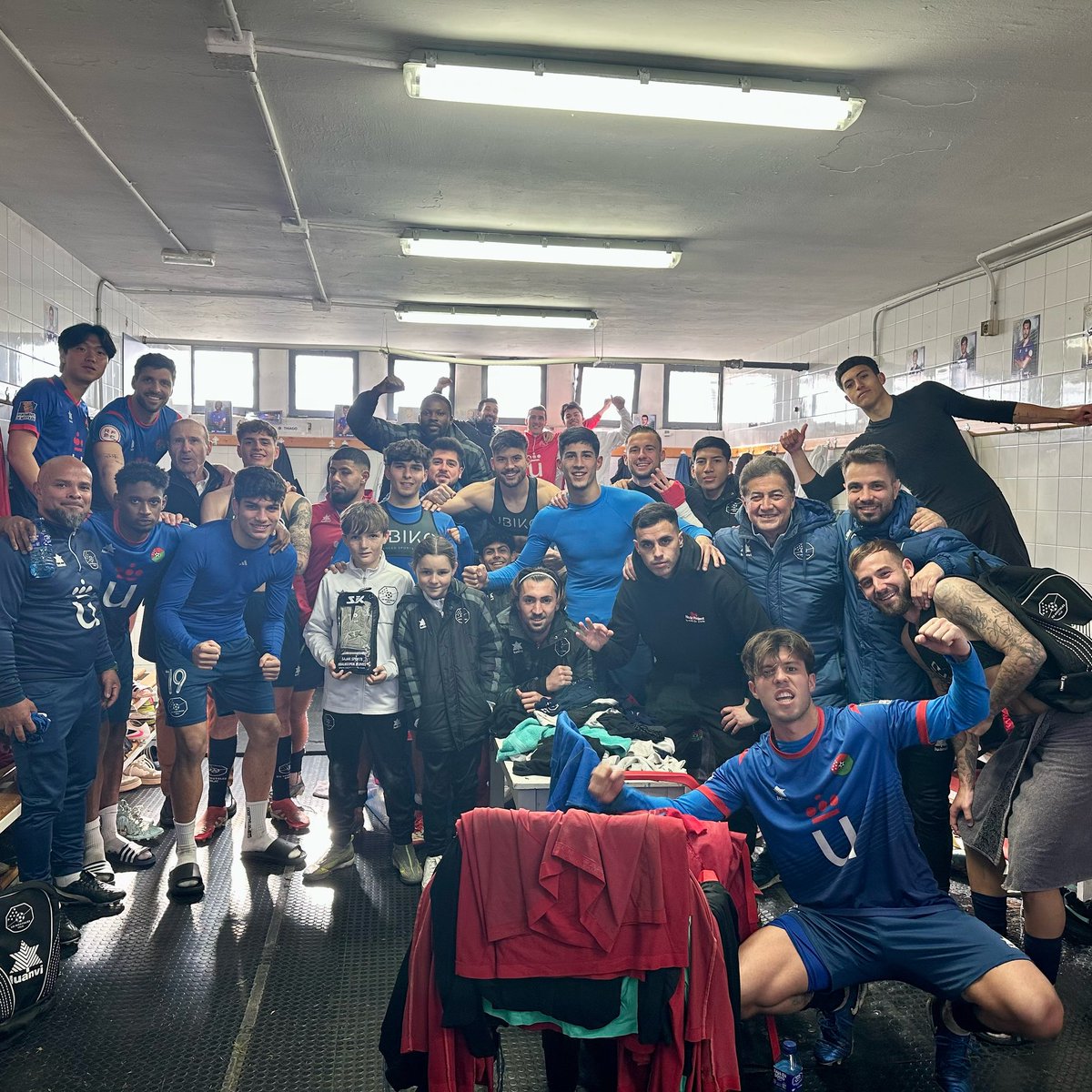 ➕3️⃣ EQUIPAZO😍🍍💙👏🏼

#vamosMiMóstoles