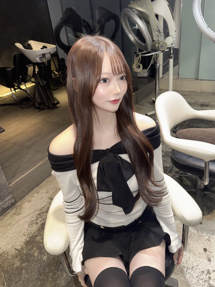 久しぶりに美容室メイクしていったらかわいかった^_−☆滅💕