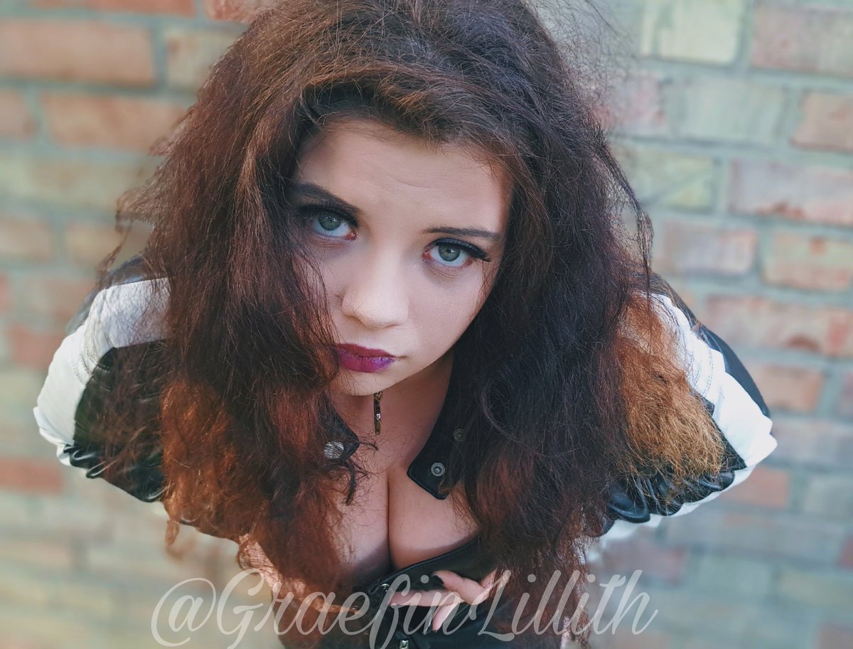 HerrinLillith tweet media