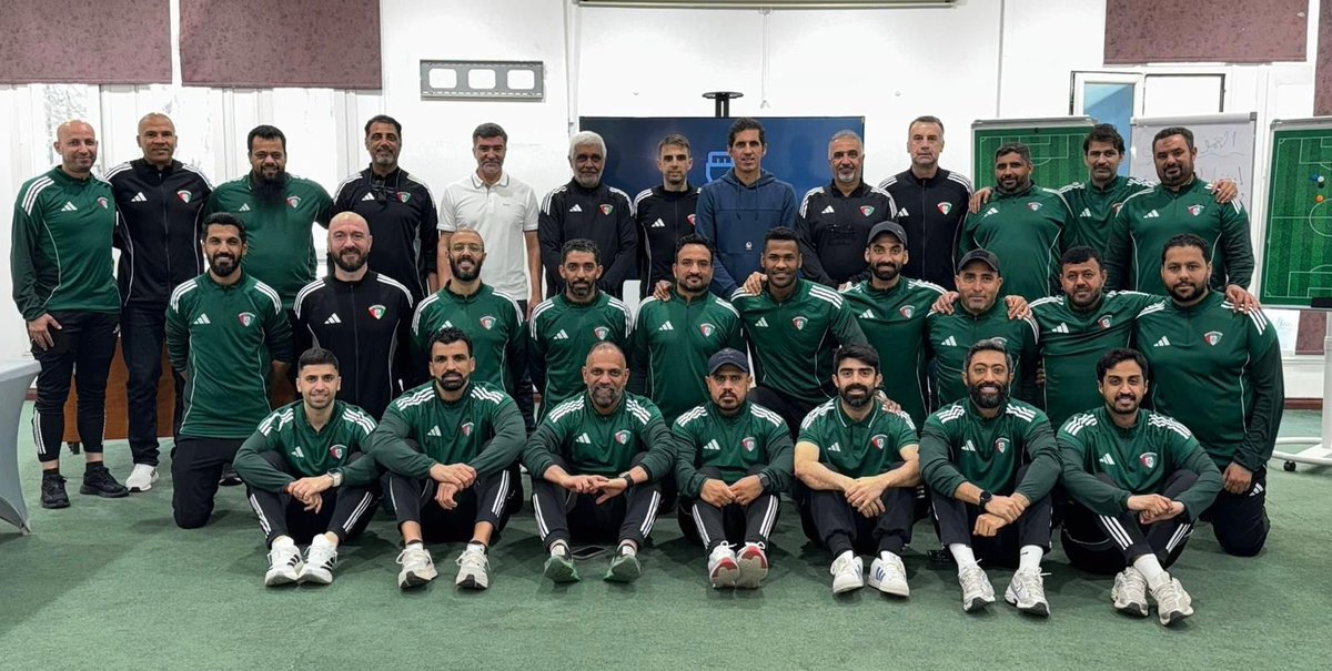 اختتمت المرحلة الثانية من دورة دبلوم التدريب الآسيوية (المستوى A)، بحضور مدير إدارة التعليم والتطوير في الاتحاد الكويتي لكرة القدم سمير دشتي والطاقم الفني لمنتخب الكويت الأول.
وقام المدرب البرتغالي هيليو سوزا بإلقاء محاضرة نظرية عن منهجية التدريب الحديث.
وأقيمت الدورة التي شارك