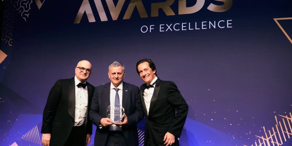 Tres medios no quisieron publicar esta nota. 
¿Qué cosa no quieren que sepas?
Te recomiendo que la leas.

El CEO del año y privatización periférica de YPF
La imagen ganadora de Horacio Marín, presidente de YPF, sostenida al calor de pauta oficial, choca con los resultados