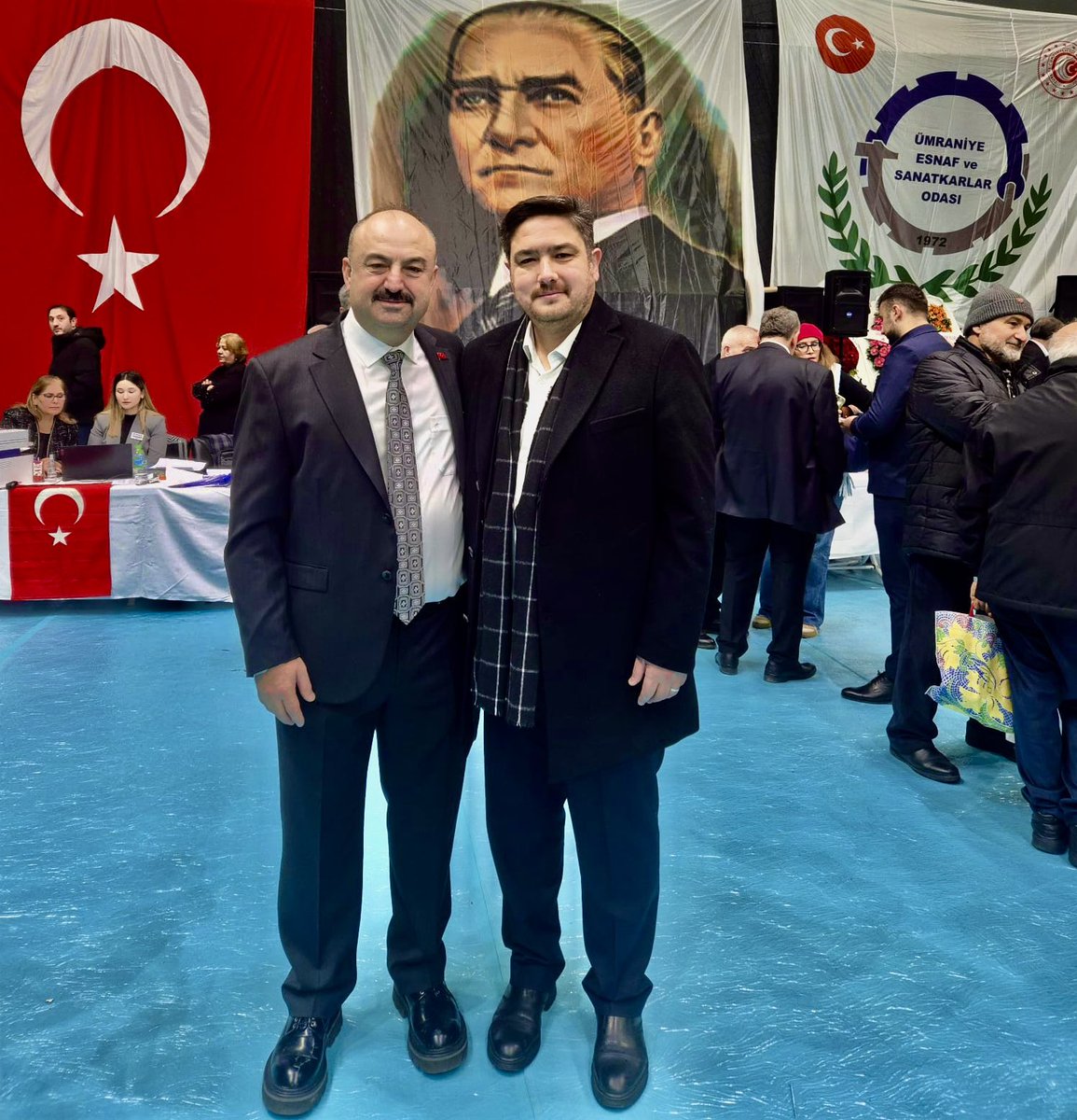 Ümraniye Esnaf ve Sanatkarlar Odasının olağan genel kuruluna katıldım. 

Yeniden başkan seçilen ve seçildiği tarihten bugüne son derede başarılı çalışmalar icra eden değerli dostumuz sn. Mehmet Özdil beye ve yönetim kuruluna yeni dönemlerinde de üstün başarılar diliyorum.