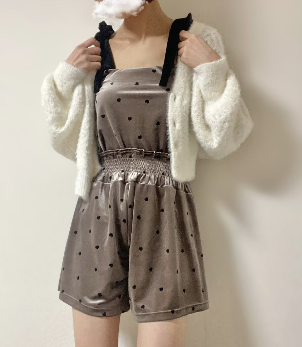 ノベンバのスリッパと合わせたくて
かわいいのがいる家で私もかわいくしていたい(     ˆ ⁻̫ ˆ     )