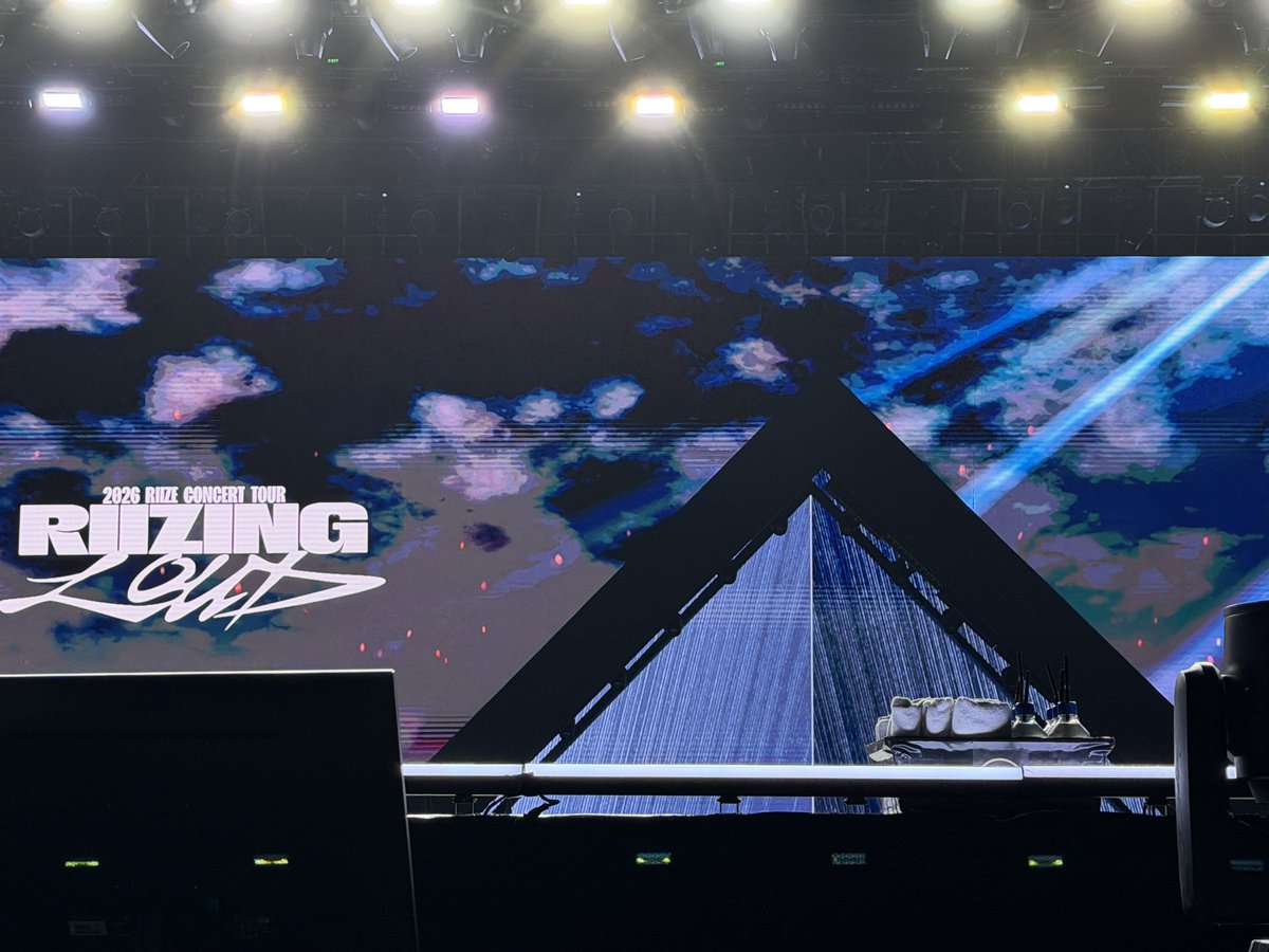 1binitar's tweet image. 모든 억까를 이겨내고 마닐라 너무 조앗지🥺💞💗