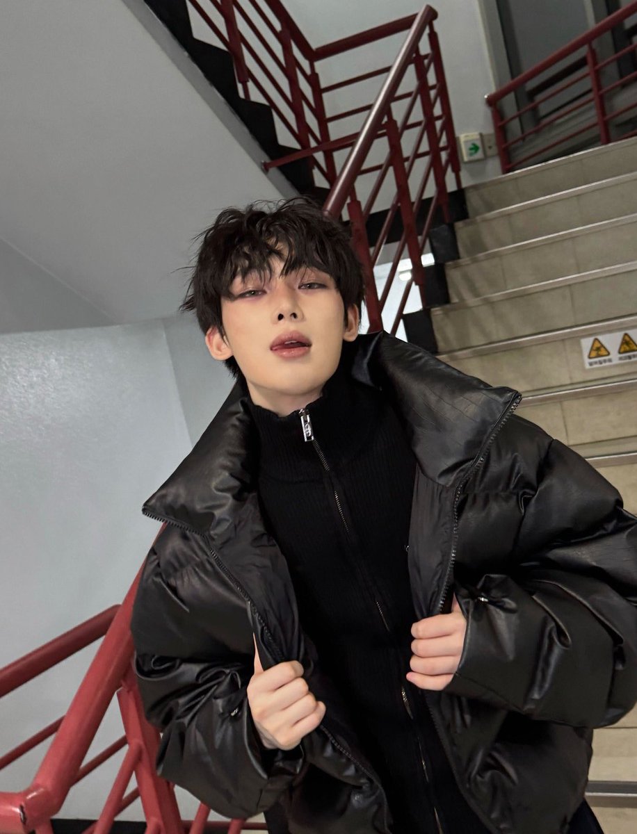 xoftac's tweet image. 오늘 수누오빠께서 제 2736회 개씹탑령을 반포하셨슨..
당장 무릎꿇고 썬왼하자!!!