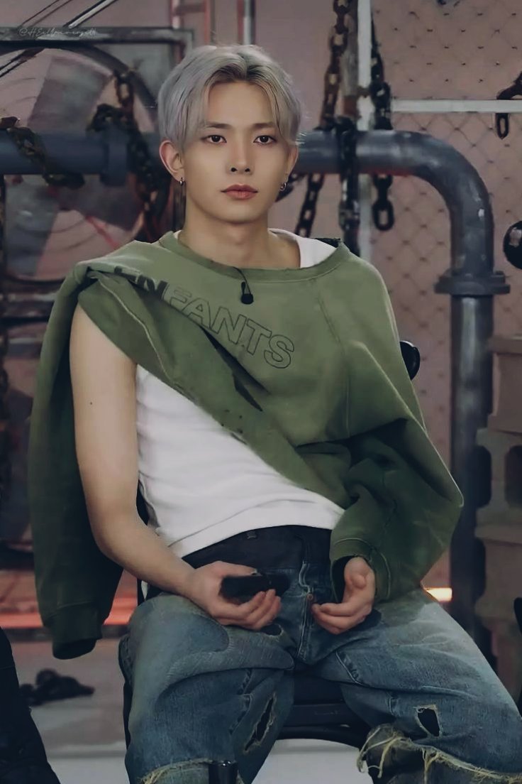 evnlee_'s tweet image. FUCKKKKKKK LEE #HEESEUNG