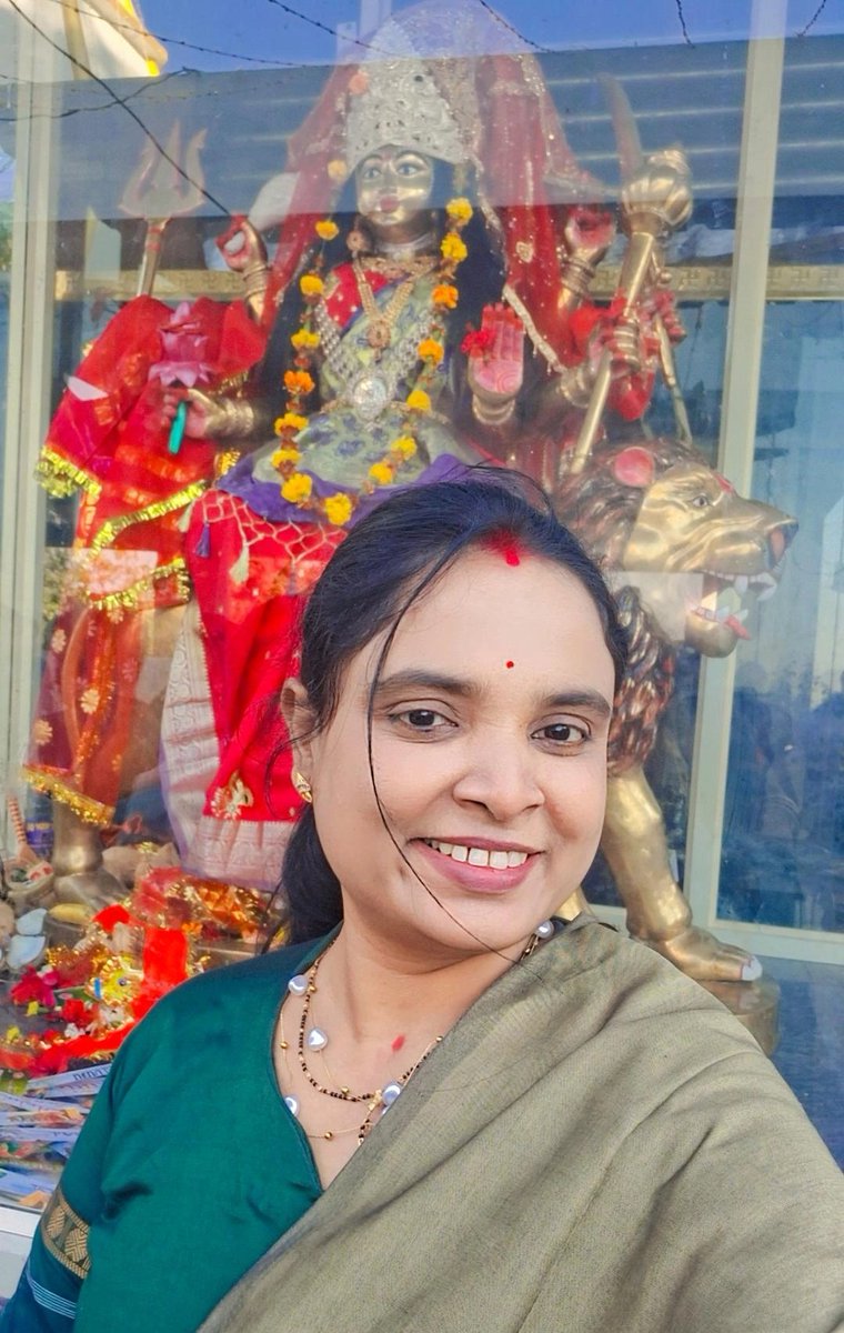 ନୟାଗଡ଼ ଜିଲ୍ଲା ର ବଣଜଙ୍ଗଲଘେରା ଜାମୁକୋଣ ପାହାଡ଼ ଉପରେ ମା’ ବୈଷ୍ଣୋ ଦେବୀଙ୍କ ମନ୍ଦିର ପ୍ରତିଷ୍ଠା କରାଯାଇଛି। ଶହେ ଫୁଟ ଉଚ୍ଚତାରେ ଥିବା ୧୮୦ ଫୁଟର ସୁଡ଼ଙ୍ଗ (ଗୁମ୍ଫା) ଭିତରେ ମା’ ପୂଜା ପାଉଛନ୍ତି, ଆଉ ମନ୍ଦିର ଟି ଦେଖିବାକୁ ବହୁତ ସୁନ୍ଦର, ମାଙ୍କୁ ବହୁତ ଦିନରୁ ଦର୍ଶନ କରିବି କରିବି ବୋଲି ଆଜି ମା ଙ୍କ ଡୋରି ଲାଗିଲା