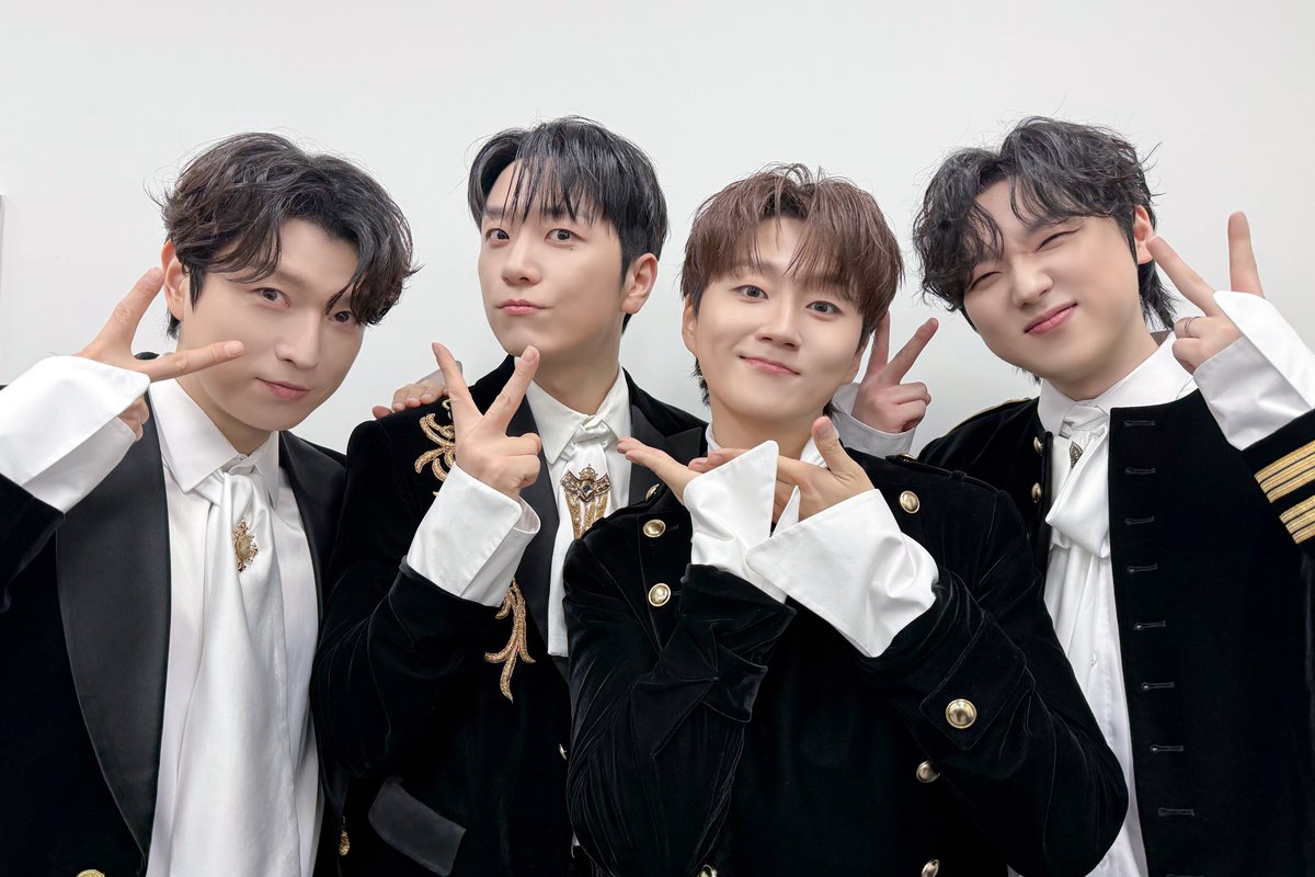 official_fore's tweet image. [📸]

2025-26 FORESTELLA CONCERT
{THE LEGACY in Daegu} 두 번째 공연 종료!

너무나도 행복했던 대구에서의 공연❤️
숲별도 행복했길☘️

#포레스텔라 #Forestella