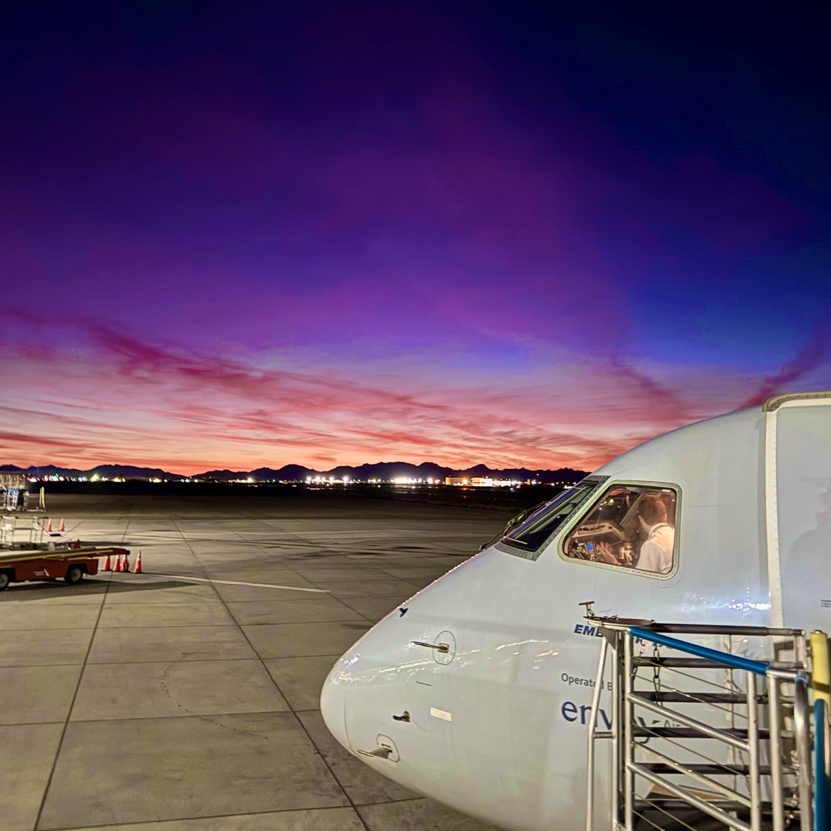 Beautiful morning to fly ✈️ <a href="/AmericanAir/">americanair</a>