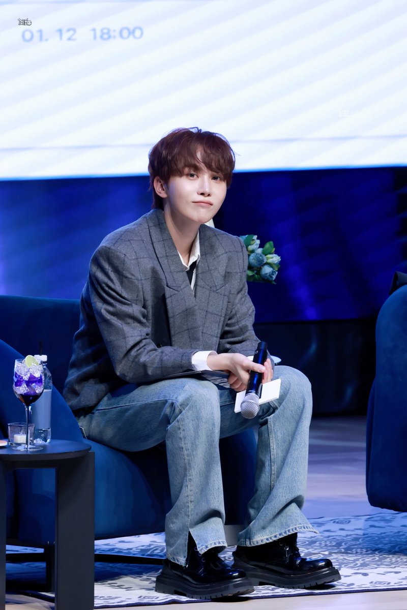 260118 팬파티

💙

#부승관 #승관 
#スングァン  #夫胜宽 
#SEUNGKWAN 
#세븐틴
#seventeen