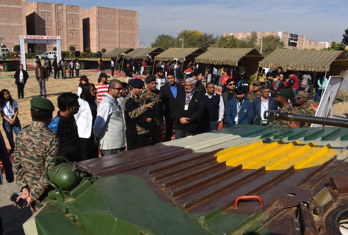 KonarkCorps's tweet photo. #KonarkCorps conducted a 'Weapon-Equipment Display' at  Indian Institute of Technology, Jodhpur as part of 'PROMETEO - 2026'.
The outreach initiative based on the theme #KnowYourArmy showcased technical prowess of #IndianArmy to faculty, students, participants & invitees – enhancing #MilitaryCivilFusion in #DecadeOfTransformation.